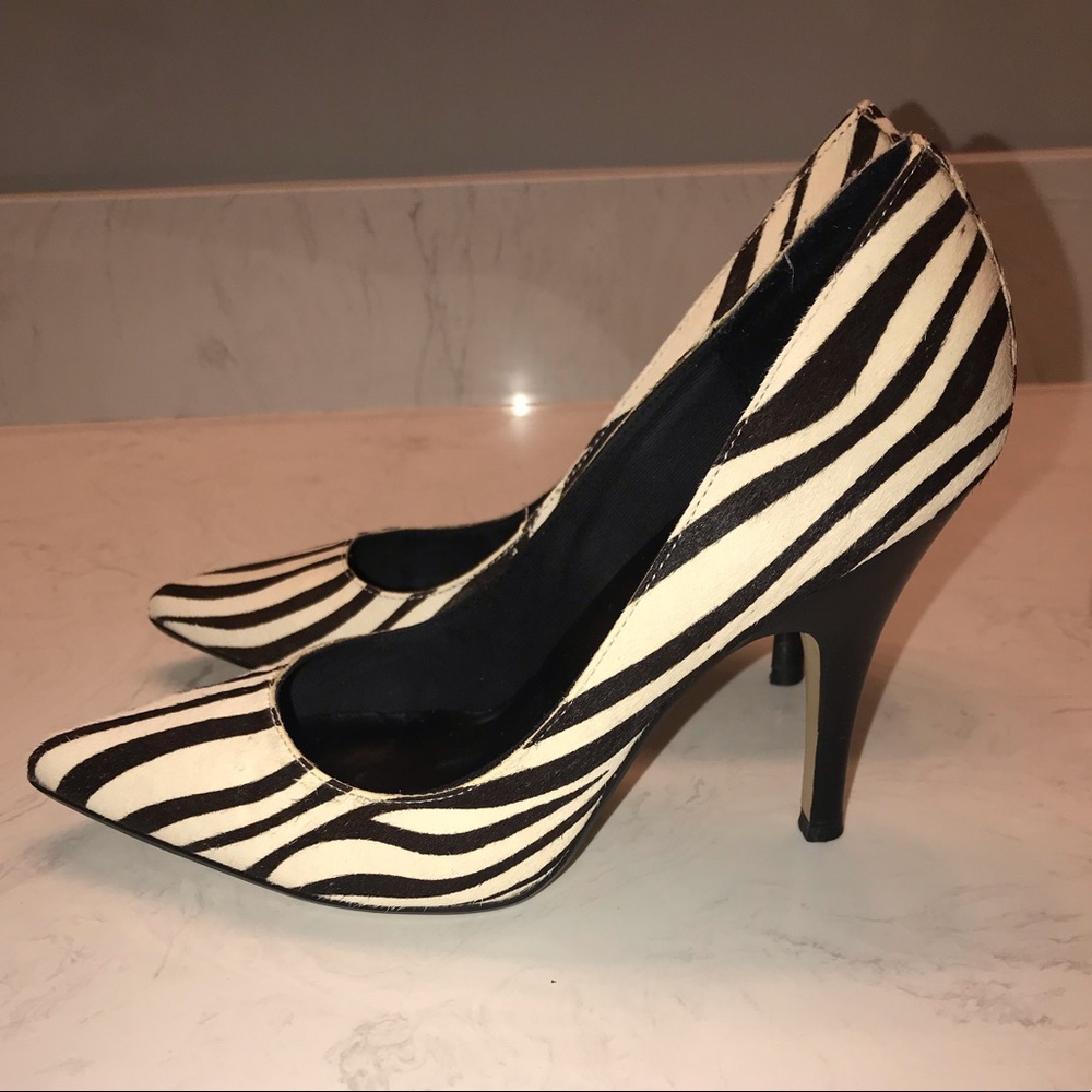 Steve Madden zebra print heel size 6 1/2